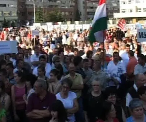 Peste 5.000 de persoane din Harghita au protestat faţă de politica Guvernului