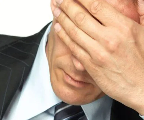 Ce greşeli au făcut managerii şi Guvernul de la începutul crizei