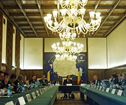 Boc: Trebuie să spunem adio privilegiilor şi din sistemul de salarizare şi din sistemul de pensii