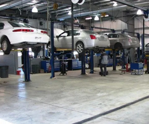 Nissan a inaugurat prima sa uzină din Rusia, în prezenţa lui Vladimir Putin