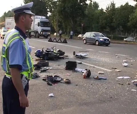 Accident grav la Oradea: O motocicletă a lovit o Dacie