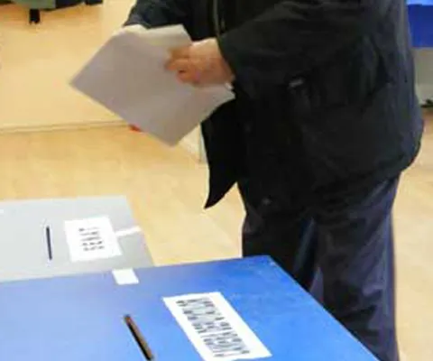 Alegătorii din 19 state ale Uniunii Europene au mers duminică la vot