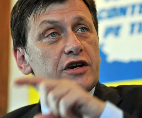 Antonescu: PNL va sesiza Avocatul Poporului pe OUG care dă dreptul Guvernului să abroge legile