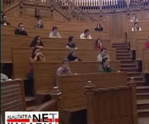 EXCLUSIV REALITATEA.NET: Sute de studenţi din România urmează cursuri de master ilegale