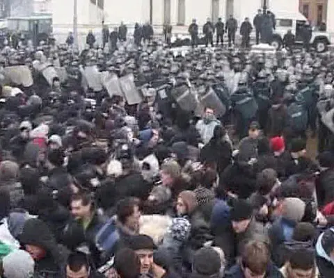 Circa 10.000 de bulgari au protestat în faţa sediului guvernului