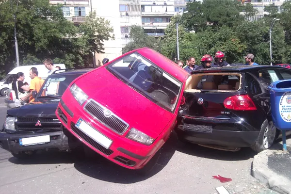 Accident pe bulevardul Iuliu Maniu din Capitală