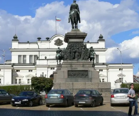 Mii de bulgari au protestat la Sofia faţă de măsurile anticriză ale guvernului socialist