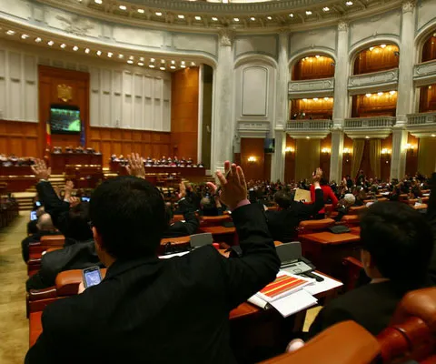 Camera Deputaţilor a dezbătut marţi, moţiunea simplă pe cercetare iniţiată de PNL şi UDMR