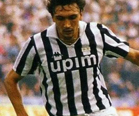 Antrenorul lui Dinamo, cel mai dur jucător din Italia!
