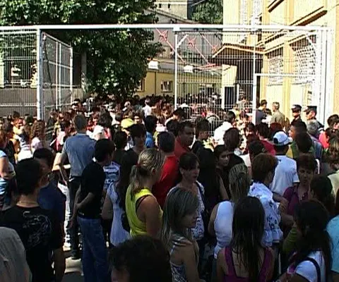 Numai patru elevi bucureşteni au "picat" bacalaureatul la proba orală de limba maternă