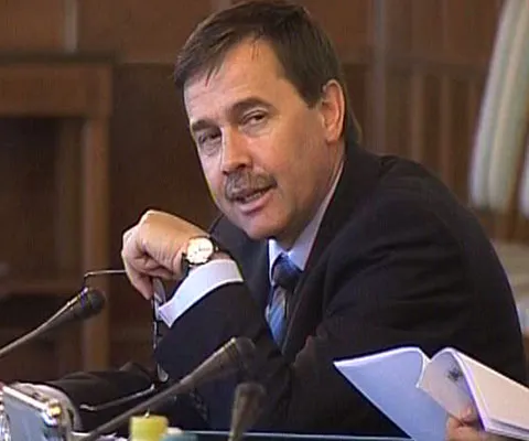 Scăderea economică va fi mult mai mare decât cea prevăzută de guvernul Boc