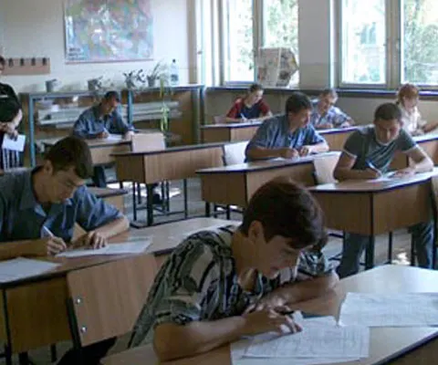 Probleme la Bacalaureat. Elevii au primit subiectele cu aproape două ore întârziere din cauza unei erori de comunicare