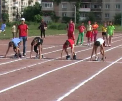 Trei elevi din Galaţi s-au accidentat în timpul probei de educaţie fizică de la Bacalaureat