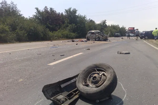 6 maşini implicate într-un accident