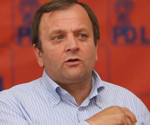 Coaliţia a discutat despre datoriile de la inundaţii, compensarea TVA şi proiectele pentru oraşele mici