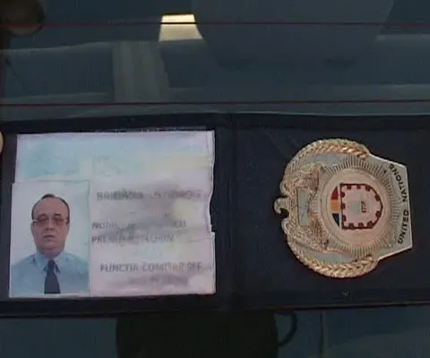 Trei presupuşi poliţişti antidrog au fost reţinuţi după ce au furat 14.000 de euro