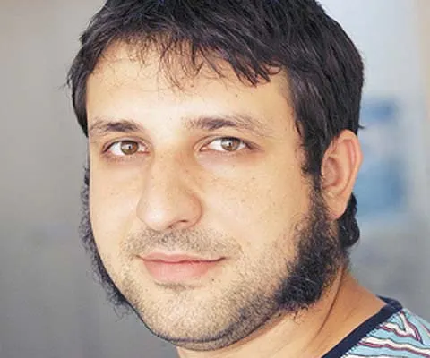 Laurenţiu Mihu: Adrian Năstase împinge România la război
