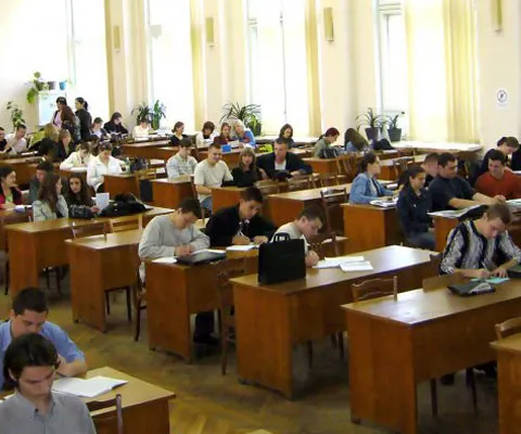 Universitatea "Spiru Haret" a dat în judecată Guvernul