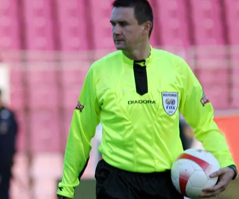 Arbitrul Cristi Balaj s-a accidentat şi ratează Liga Campionilor