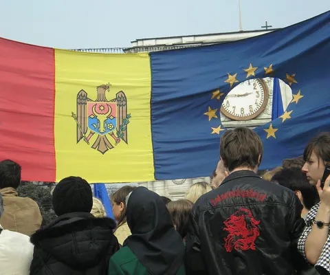 SONDAJ REALITATEA.NET: Credeţi că partidele proromâneşti au vreo şansă în faţa comuniştilor în Republica Moldova?