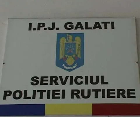 Pensionarii cu carnet calcă pedala de acceleraţie până în podea şi trec pe roşu