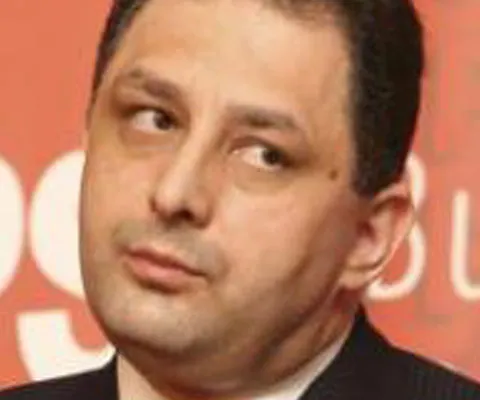 PSD o simpatizează foarte mult pe Elena Udrea şi nu are nicio nemulţumire vizavi de miniştrii PD-L, asigură Vanghelie