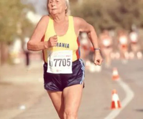 Atletism: Elena Pagu, în vârstă de 83 de ani, a câştigat aurul în proba de 5 km marş în Finlanda