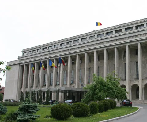 Guvernul a început negocierile cu FMI pentru a doua tranşă din împrumutul de 13 miliarde de euro
