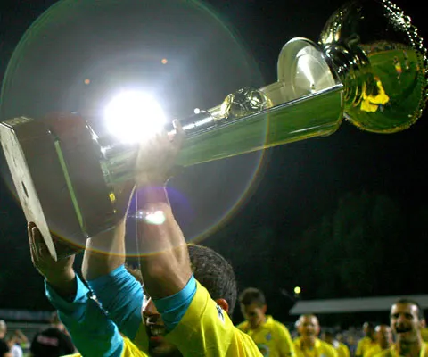 Dezbatere REALITATEA.NET: Pe cine vezi campioană a României în sezonul 2009/2010? Pot Steaua, Dinamo şi Rapid să blocheze traseul Cluj - Urziceni?
