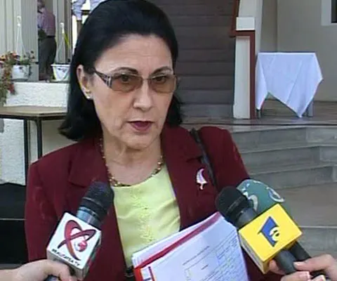 Andronescu: "Dorim ca Bacalaureatul să se desfăşoare după noua variantă"