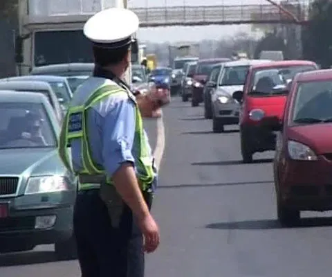Circulaţie a fost restricţionată pe DN1, în urma producerii unui accident
