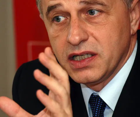M. Geoană: Avem o guvernare ineficientă şi divizată