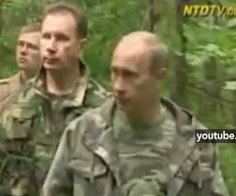 Putin a făcut rafting şi a călărit în Siberia. La bustul gol! VEZI VIDEO