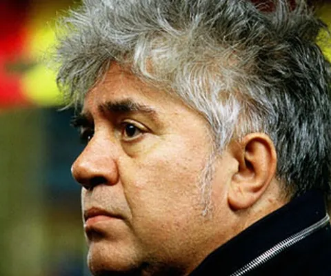 Almodóvar critică modelul familiei promovat de Vatican, care preferă dogma şi ignoră realitatea