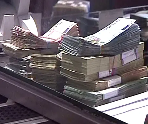 Guvernul Boc pregăteşte o nouă rectificare bugetară. Află de unde ia statul bani şi unde se duc
