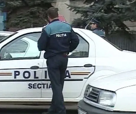 Peste 5.000 de poliţişti protestează în întrega ţară