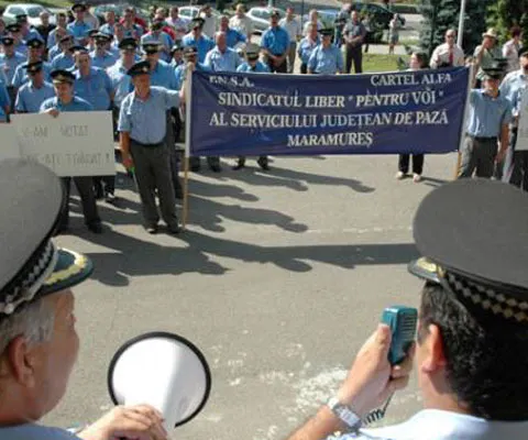 Sindicaliştii din administraţia publică protestează faţă de afirmaţiile lui Băsescu