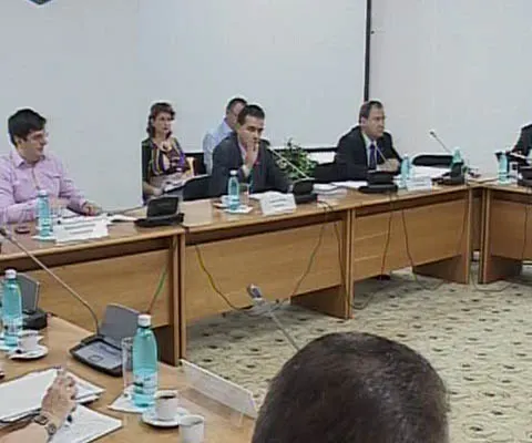 Patru angajaţi ai Ministerului Turismului ar fi trebuit să fie audiaţi la Comisia de anchetă în cazul Elena Udrea