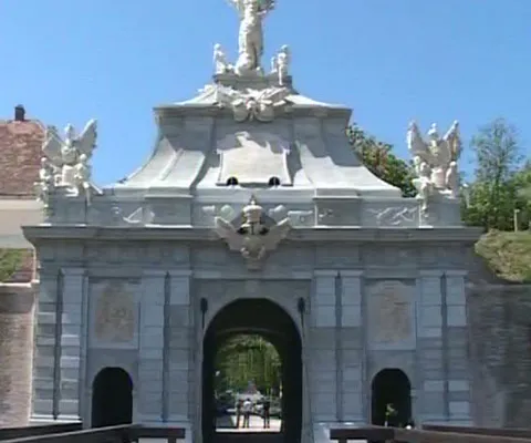 Au început lucrările de restaurare a porţii castrului roman din cetatea Alba Carolina