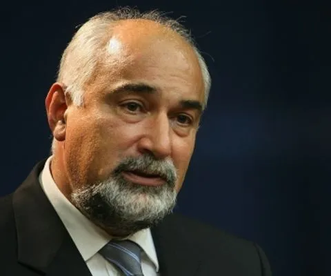 Vosganian susţine că FMI este "indulgent" cu Guvernul doar pentru a-şi extinde din nou influenţa