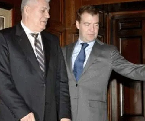 Presa rusă: Moscova se aliază cu oponenţii lui Voronin