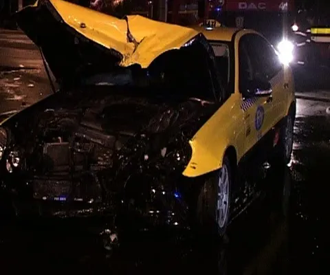 Patru persoane rănite uşor în urma unui accident rutier din Capitală