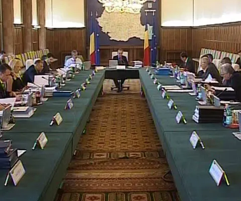 Guvernul ar putea stabili astăzi data alegerilor prezidenţiale