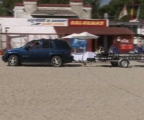 Deranjată de un autoturism care a intrat pe plajă, Elena Udrea a cerut să fie anunţată poliţia