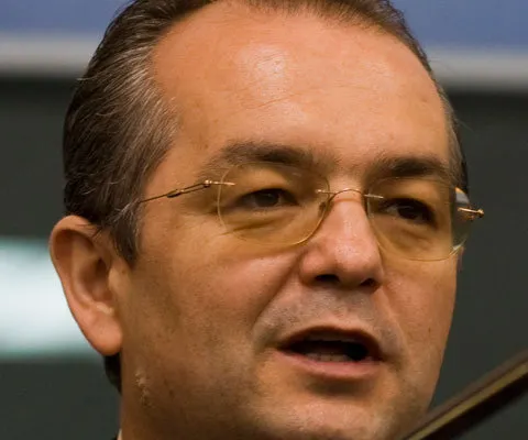 Boc: Guvernul caută soluţii să încurajeze construcţia de la zero a imobilelor din "Prima casă"
