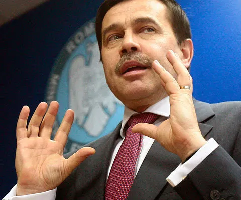 Guvernul anticipează o scădere economică de 8 - 8,5%