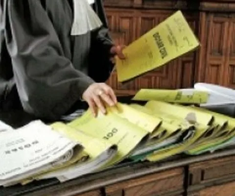 Judecătorii Tribunalului Bucureşti au început protestele prin amânarea mai multor procese