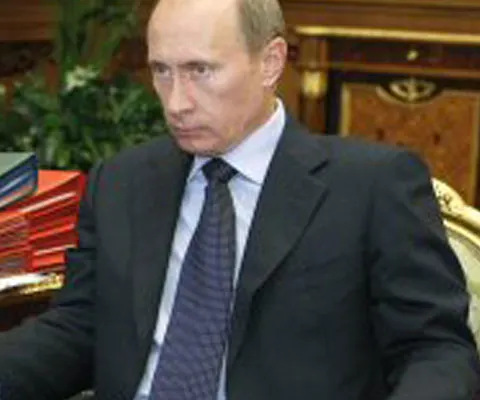 Putin condamnă pactul Ribbentrop-Molotov, dar dă vina şi pe Occident