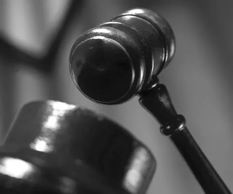 UNJR: Guvernanţii le-au promis magistraţilor că vor primi miercuri forma finală a Legii unice