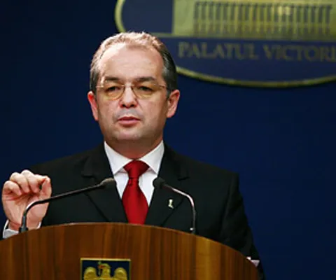 Guvernul a informat Parlamentul că îşi va asuma răspunderea pe trei legi